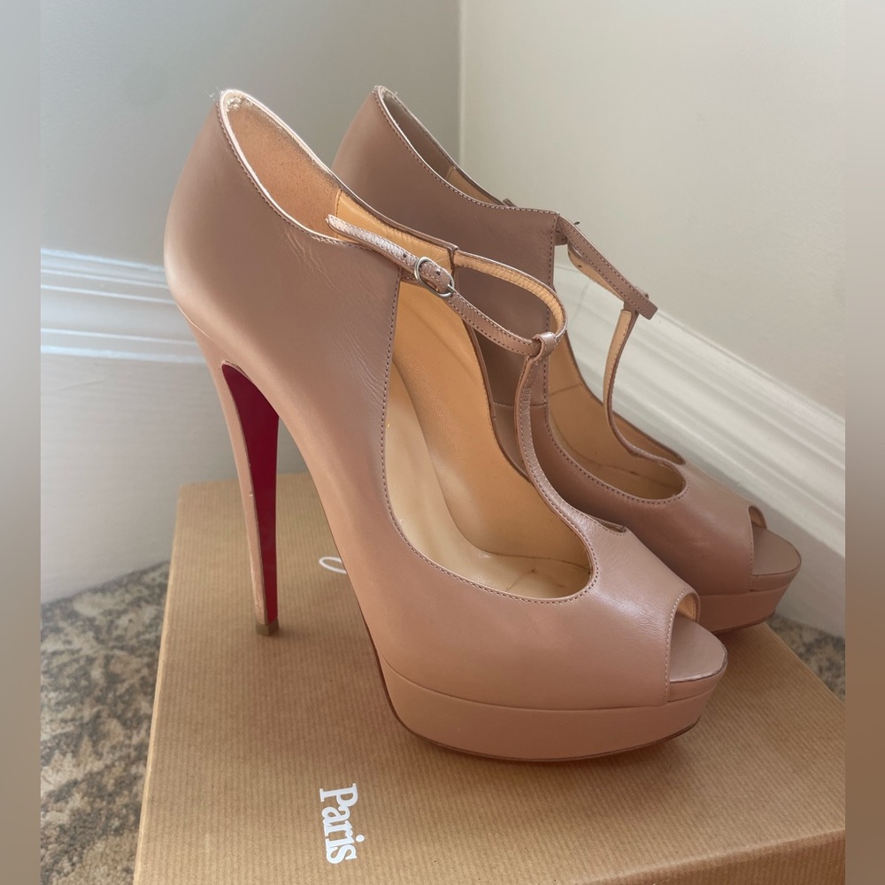 Nude Christian Louboutin 150m heel